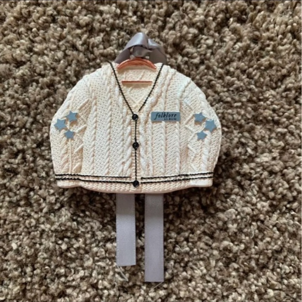 NEW Taylor Swift Cardigan Ornament - Picture 8 of 13